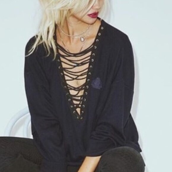 Furst of a Kind Repurposed Vintage 70's Fox Navy Lace Up Vee Pullover Sweater M - Picture 1 of 8